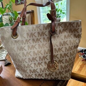 MICHAEL KORS HANDBAG